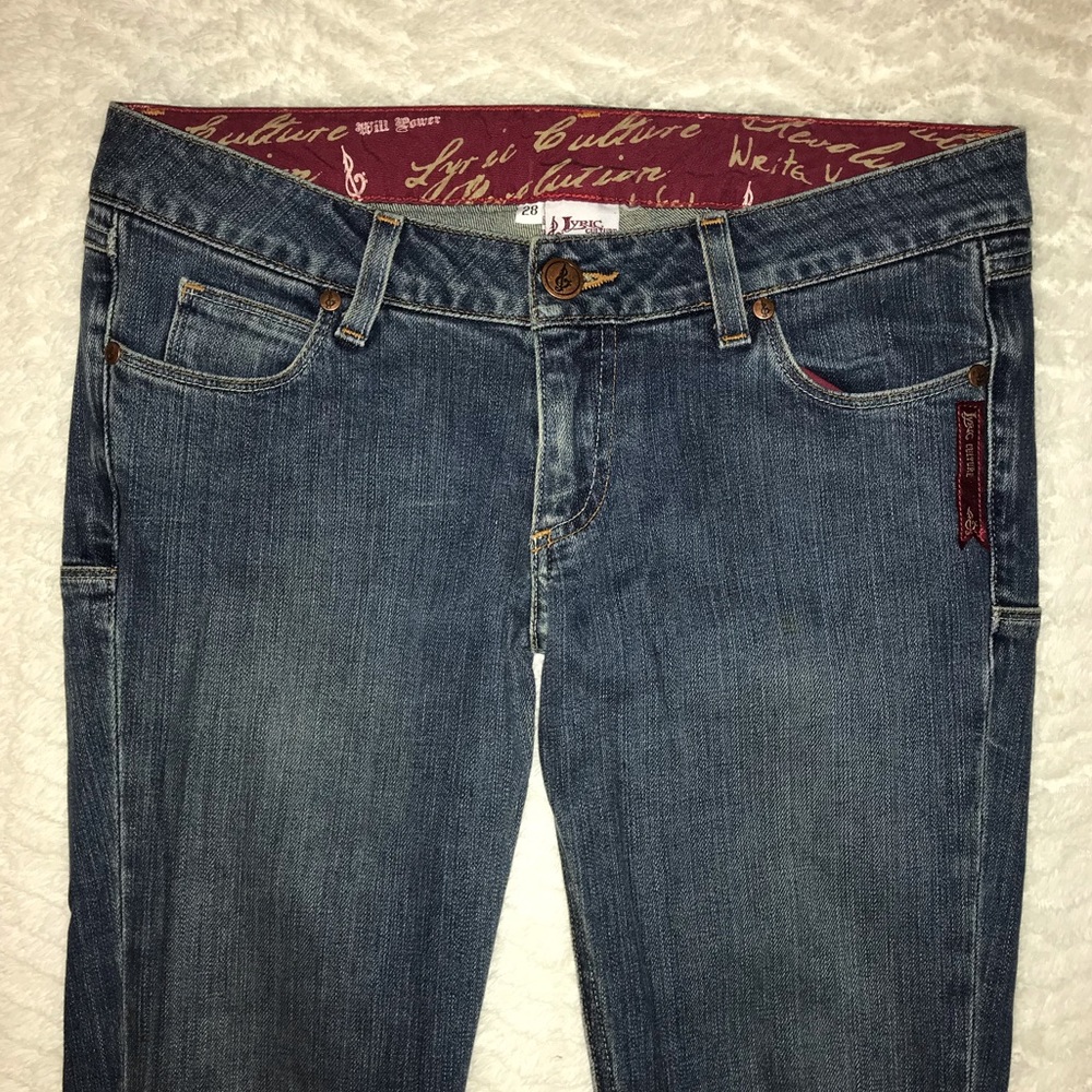 Lyric Culture Medium Wash Size 28